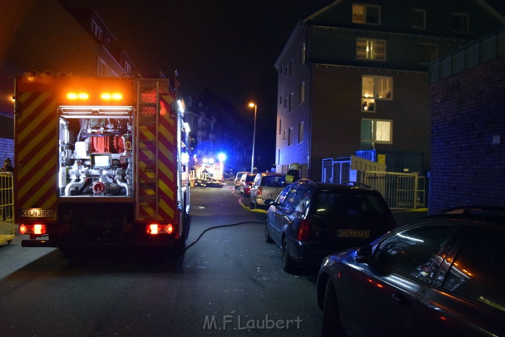 Feuer Papp Presscontainer Koeln Hoehenberg Bochumerstr P114.JPG - Miklos Laubert